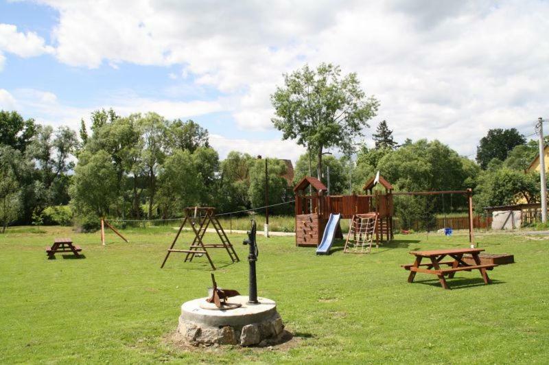 Karpnicka Struga W Dolinie Palacow I Ogrodow Jelenia Gora Ngoại thất bức ảnh